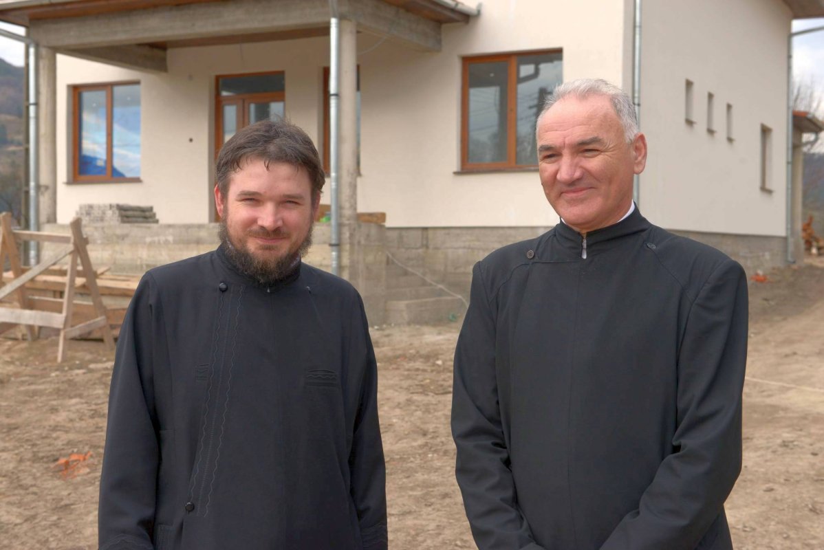 Grija preoților pentru  copiii și bătrânii nevoiași 57283