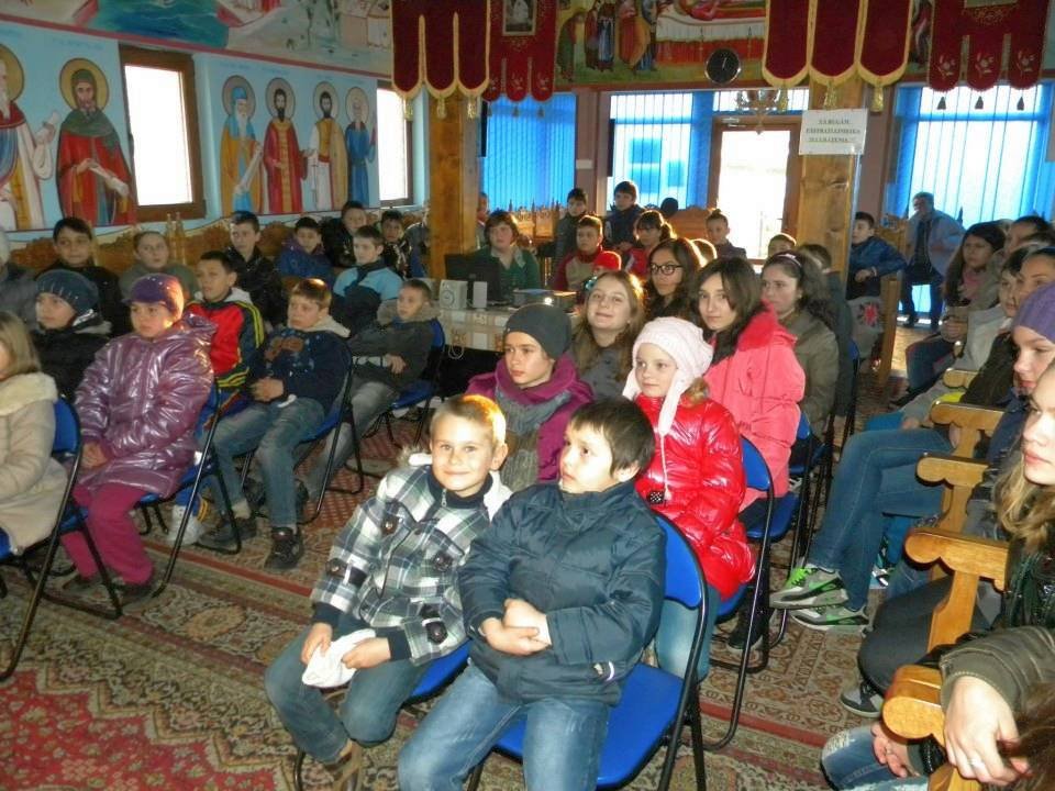 Grija preoților pentru  copiii și bătrânii nevoiași 57285