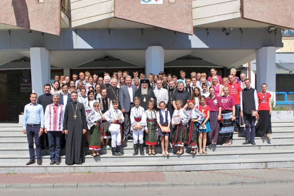 Grup de copiii din Cernăuți, în tabără în județul Bistrița-Năsăud 57270