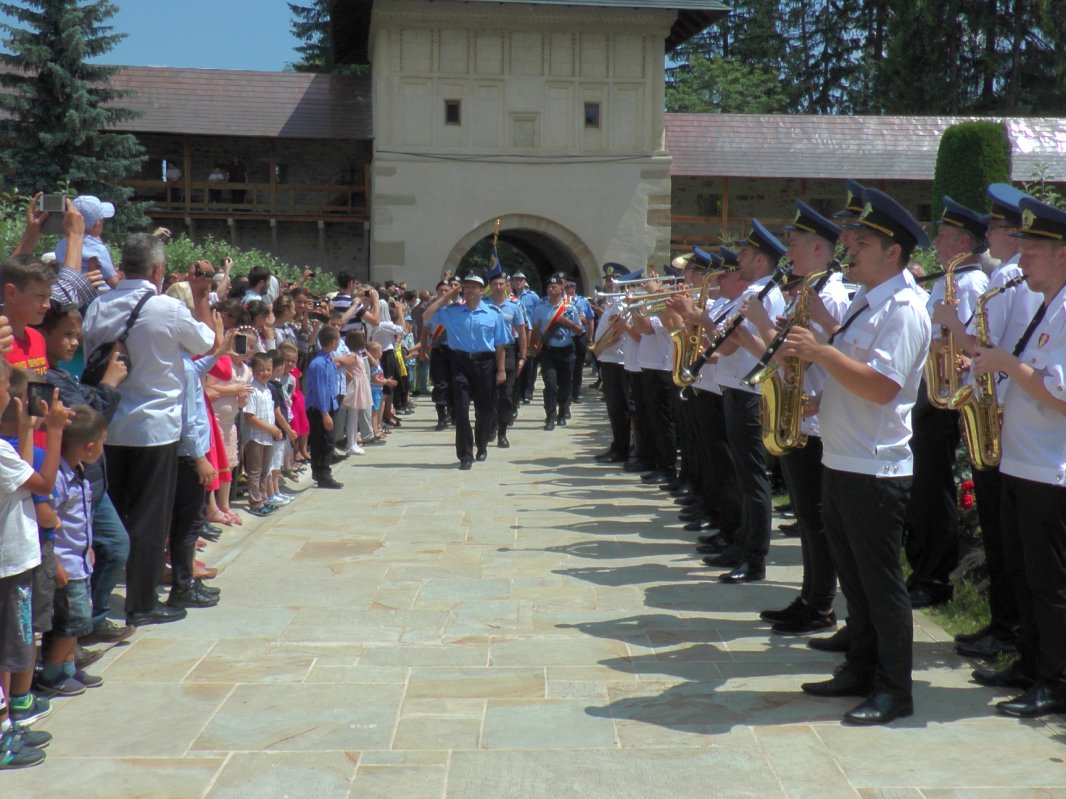 „Să luptăm fiecare prin rugăciunea noastră şi să nu ne războim niciodată între noi“ 57263
