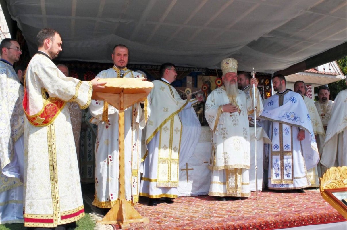 Sfânta Liturghie Arhierească la Penitenciarul Bistrița 57269