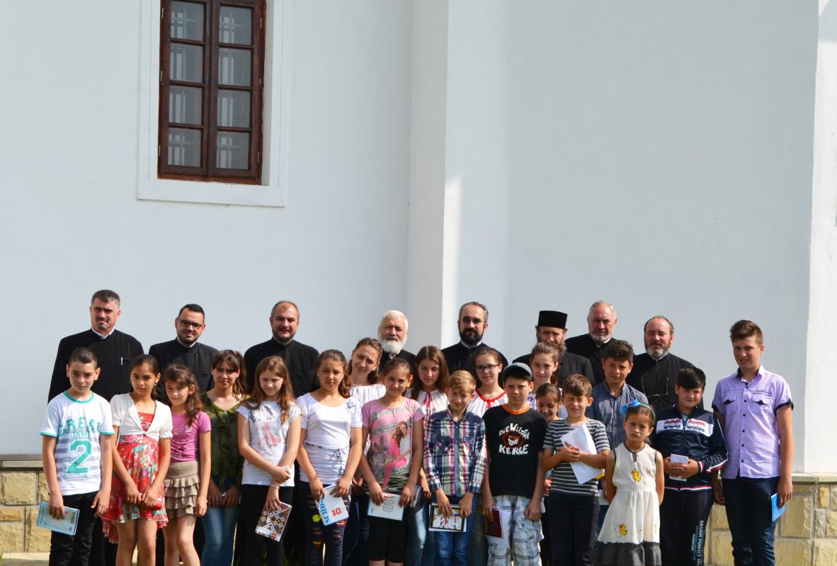 Activităţi catehetice în nouă parohii din Protopopiatul Târgu Neamţ 57199