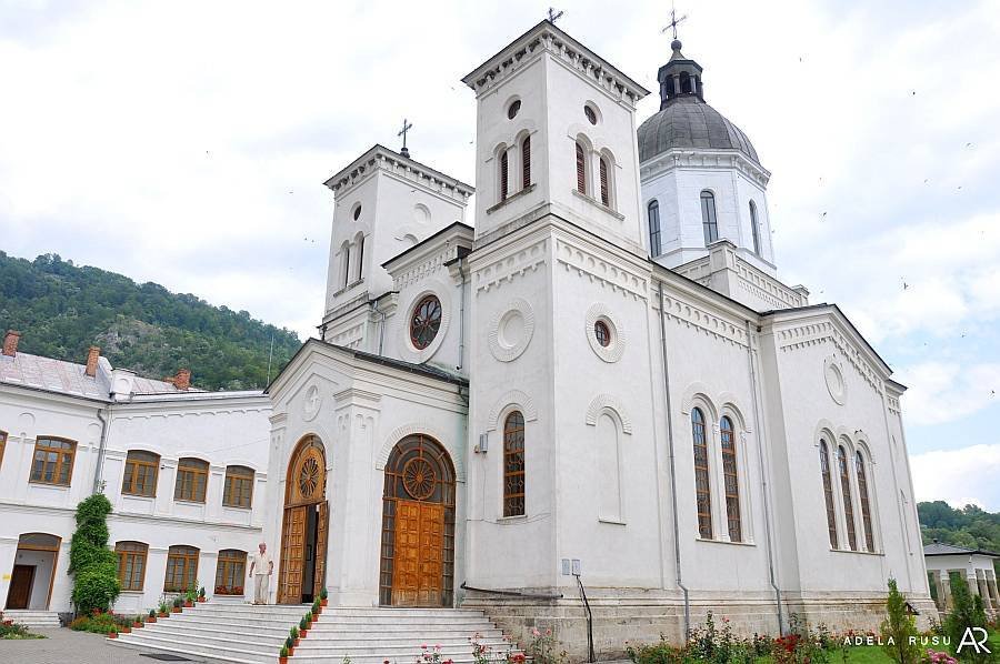 Hagealâc la unul din locurile  sfinţeniei româneşti 57248