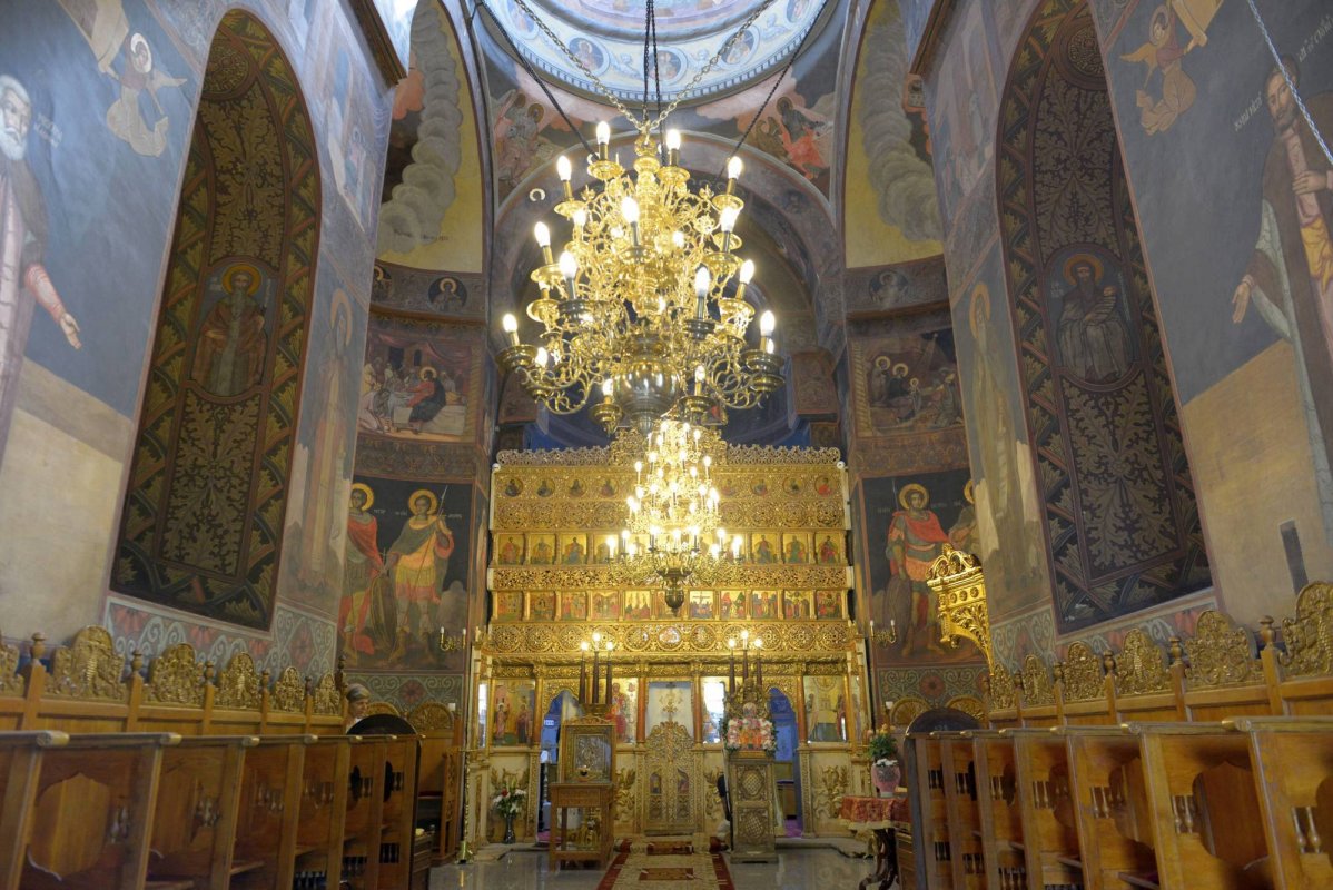 Primitoarea biserică domnească a Sfinţilor Apostoli 57205