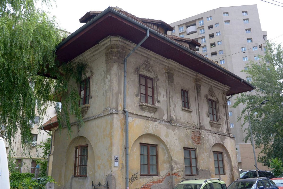 Primitoarea biserică domnească a Sfinţilor Apostoli 57206