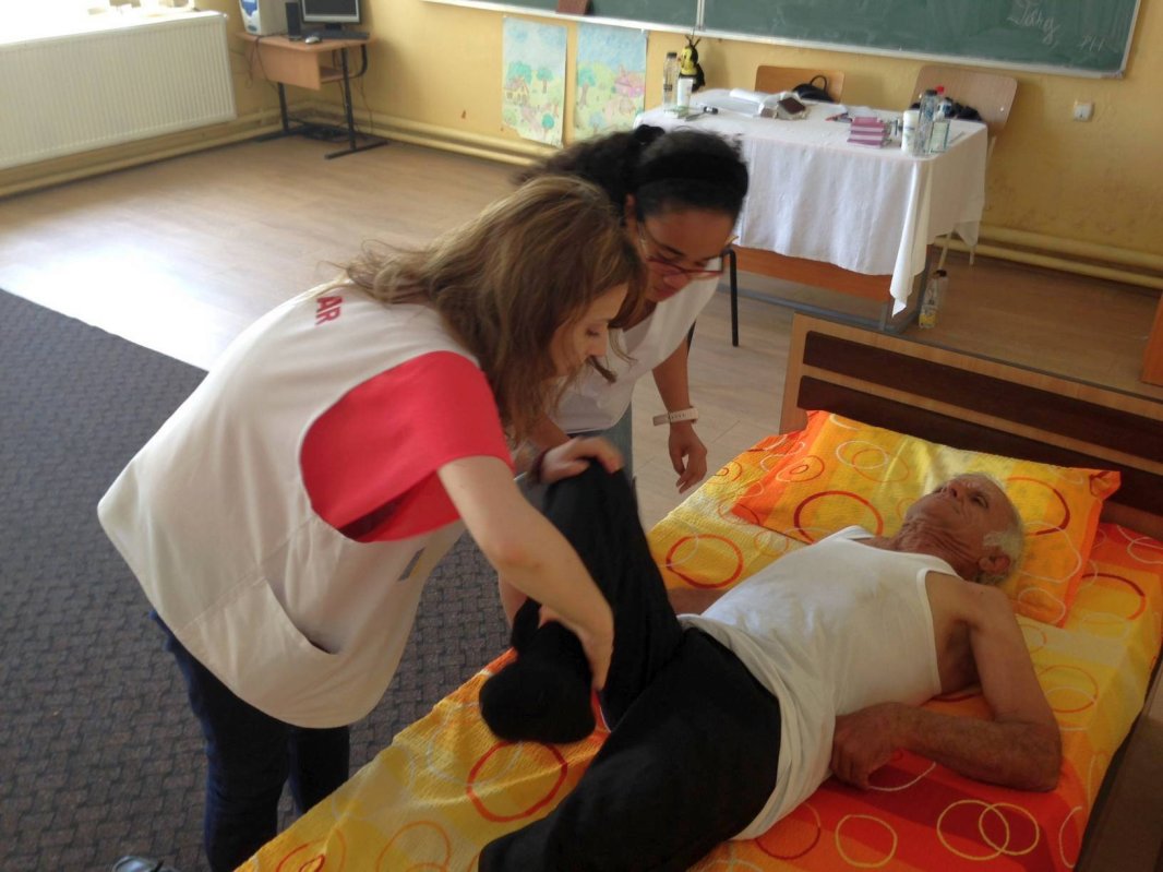 Locuitorii din Filipeştii de Târg au beneficiat de consultaţii gratuite 57182