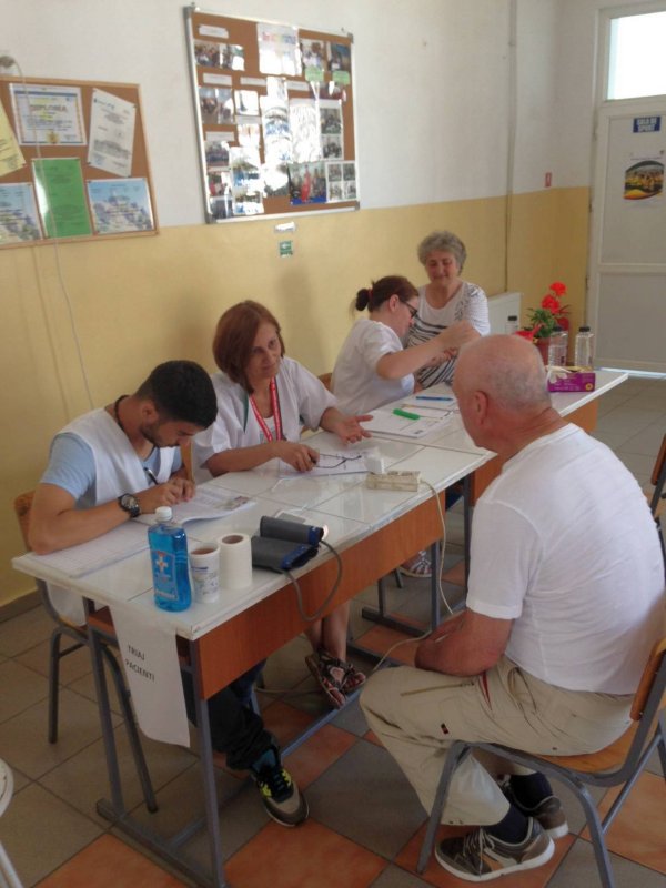 Locuitorii din Filipeştii de Târg au beneficiat de consultaţii gratuite 57190