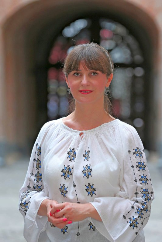 Orașul „străjuit  de o salbă de mănăstiri” 57169