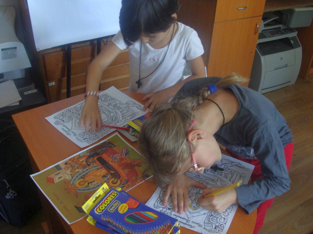 Arhiepiscopia Craiovei, în sprijinul elevilor din Bănie 57003