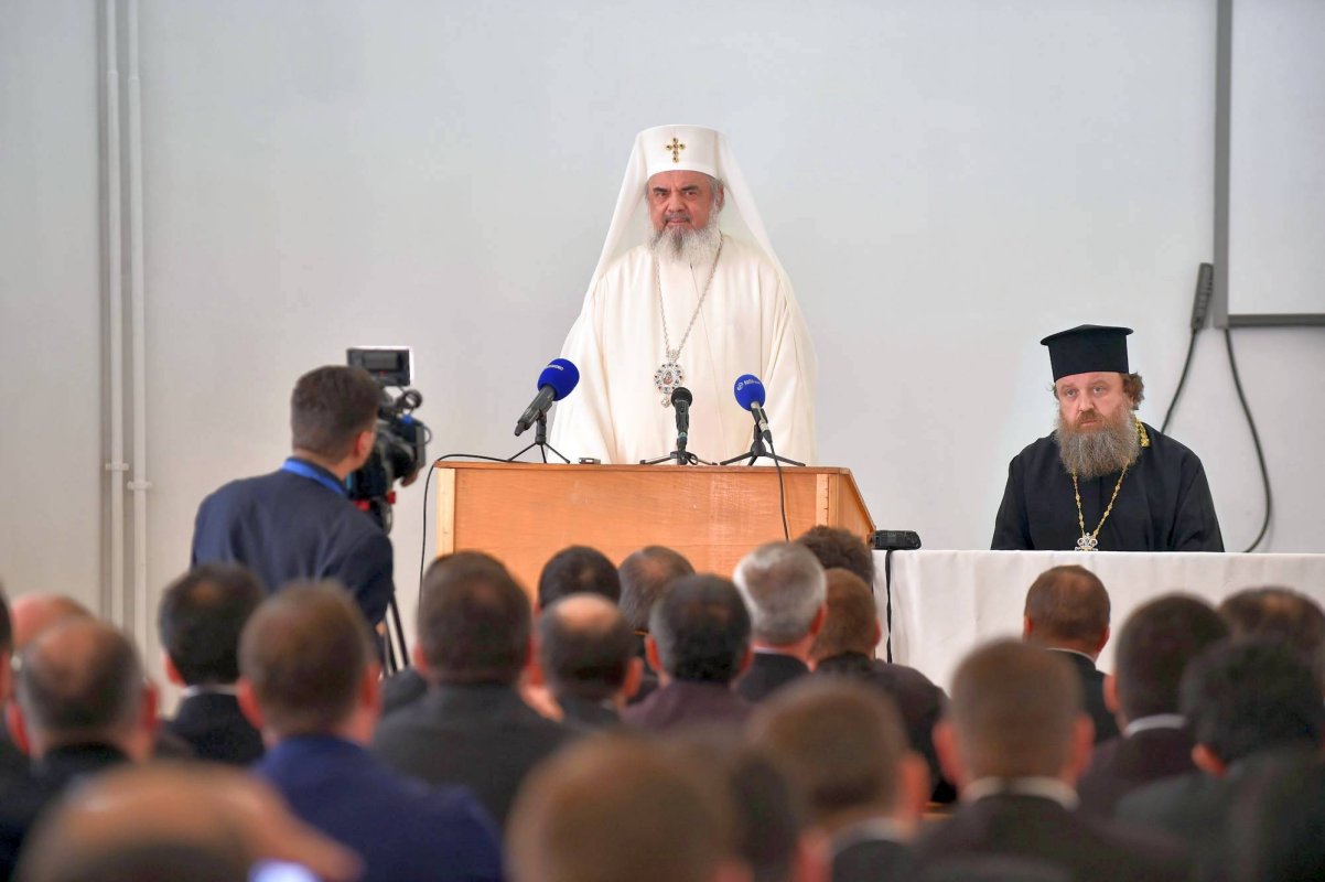 „Tinerii sunt prezentul activ și creativ al Bisericii” 57025