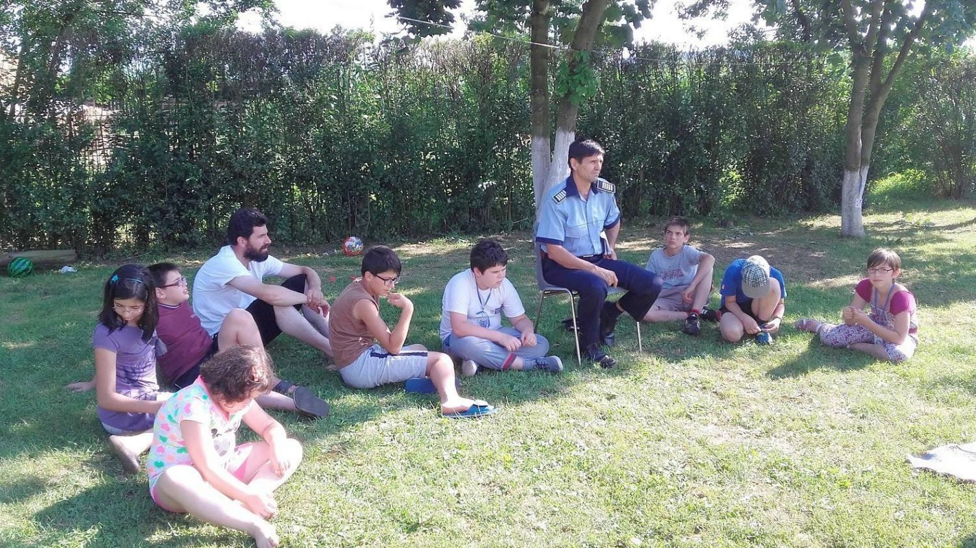 Tabără pentru copii aflaţi în dificultate, la Batiz - Hunedoara  56915