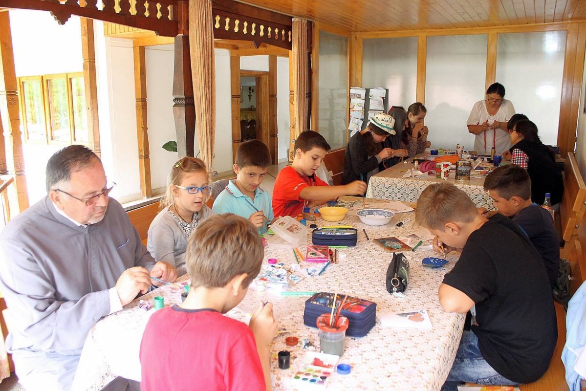 Tabără pentru copii  la Mănăstirea Robaia 56965