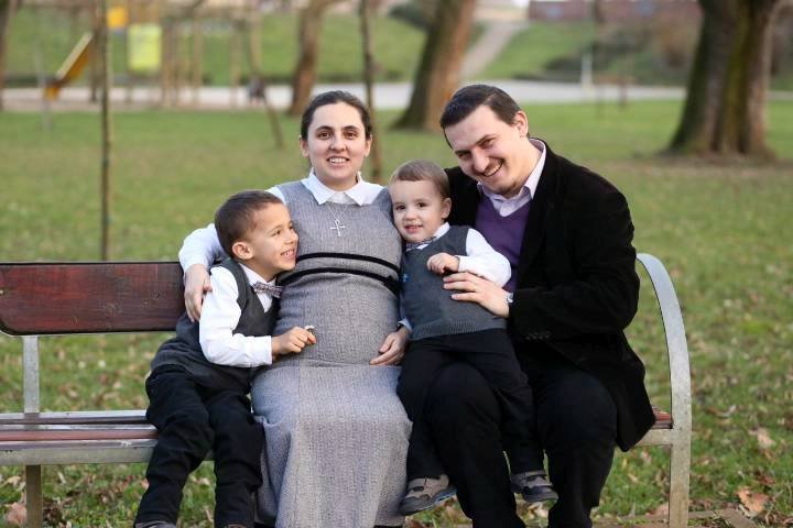 „Aici am început să fim oamenii lui Dumnezeu” 57128