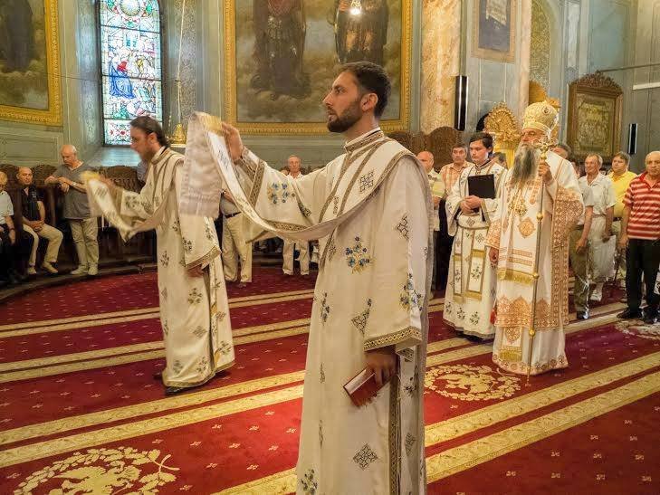 Biserica parohiei gorjene Şiacu a fost sfințită 56796