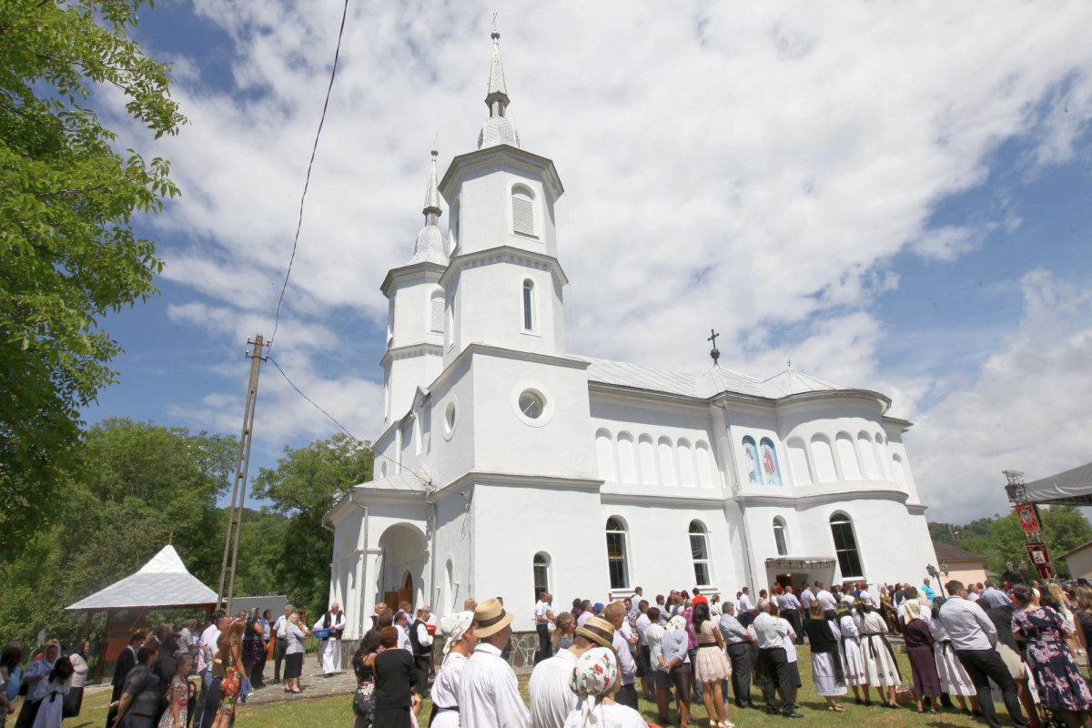 Sfinţiri şi slujiri arhiereşti în Duminica a 3-a după Rusalii 56785