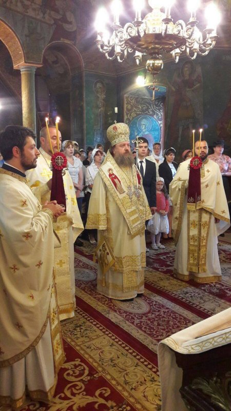 Slujire arhierească în parohia prahoveană Teşila I 56820