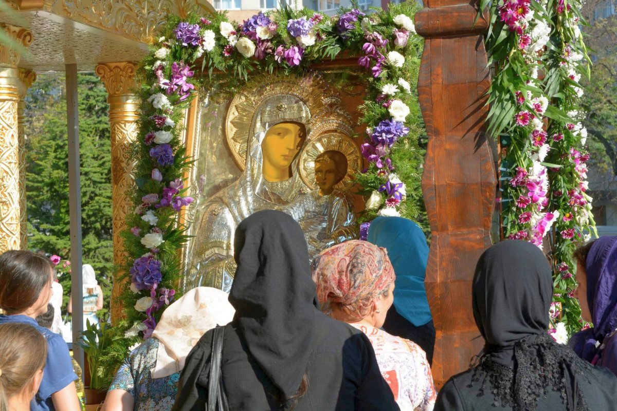 Credincioșii s-au închinat Icoanei „Prodromița” 56742