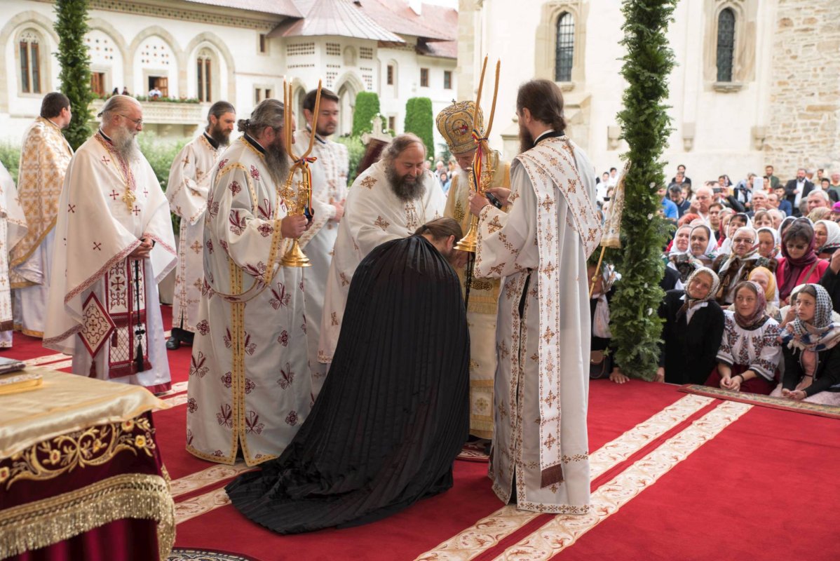 Mănăstirea Putna, un rug aprins de 550 de ani  56509