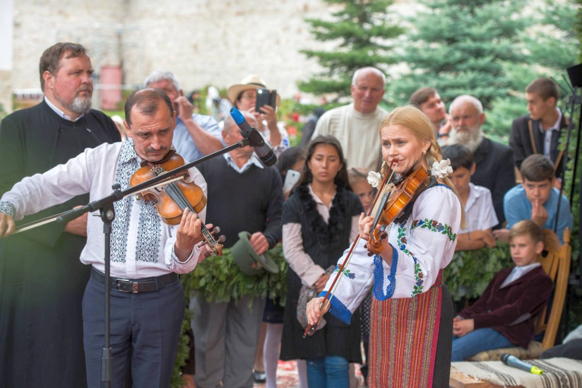 Mănăstirea Putna, un rug aprins de 550 de ani  56519