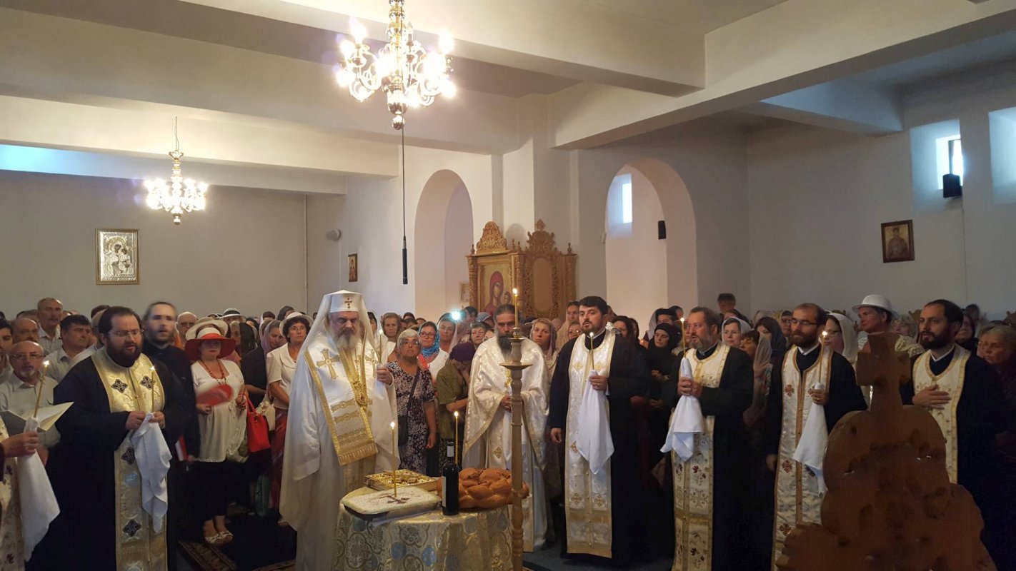 Slujbă de pomenire pentru părintele Arsenie Papacioc 56473