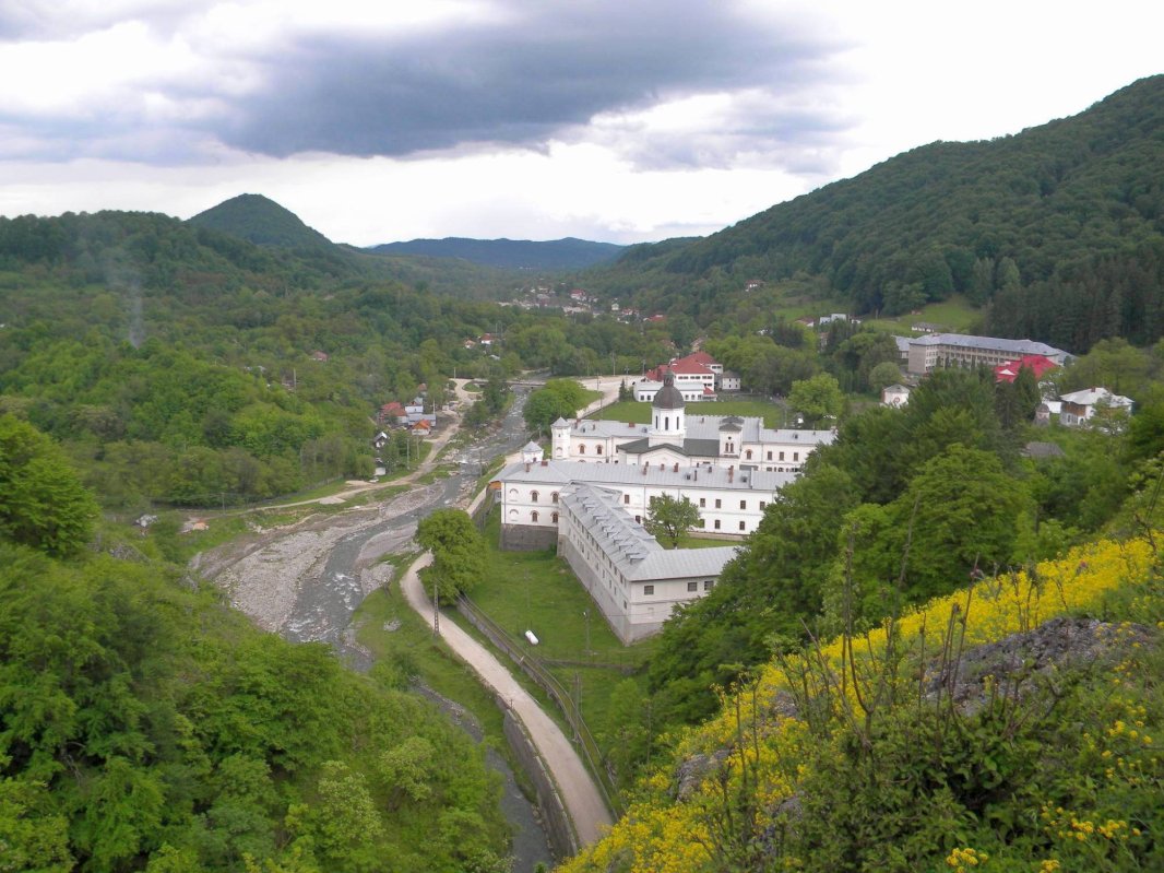 Hagealâc la unul dintre locurile sfinţeniei româneşti (II) 56427