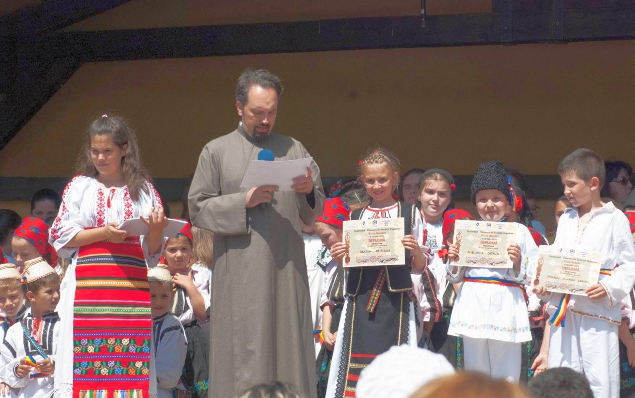 Peste 1000 de concurenți la "Vatra Satului”, Teliu – Brașov 56381