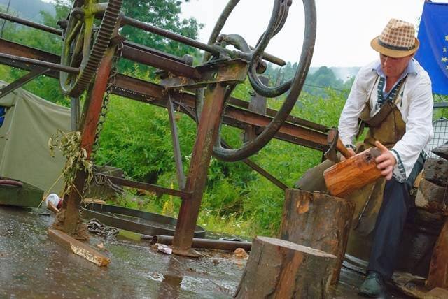 Sărbătoarea românilor pe Muntele Găina  56327