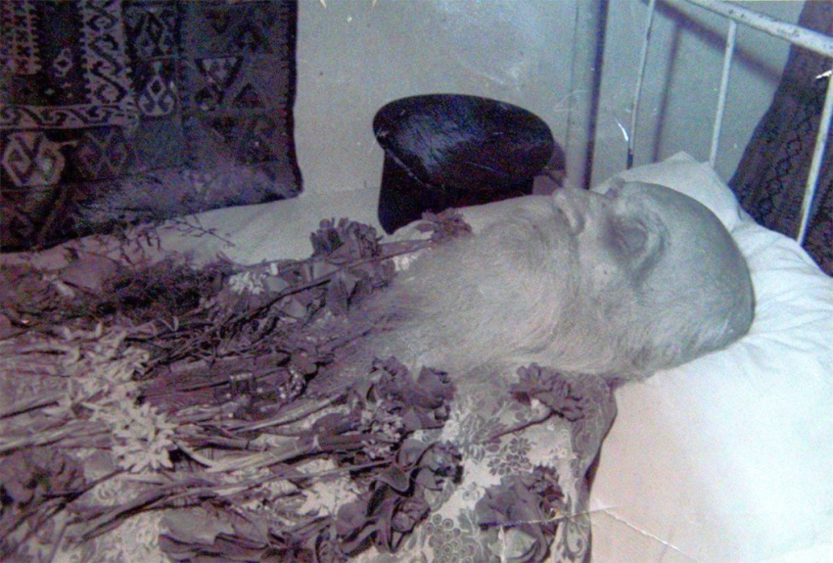 Aduceri aminte din locașul unde a slujit Gala Galaction 56276