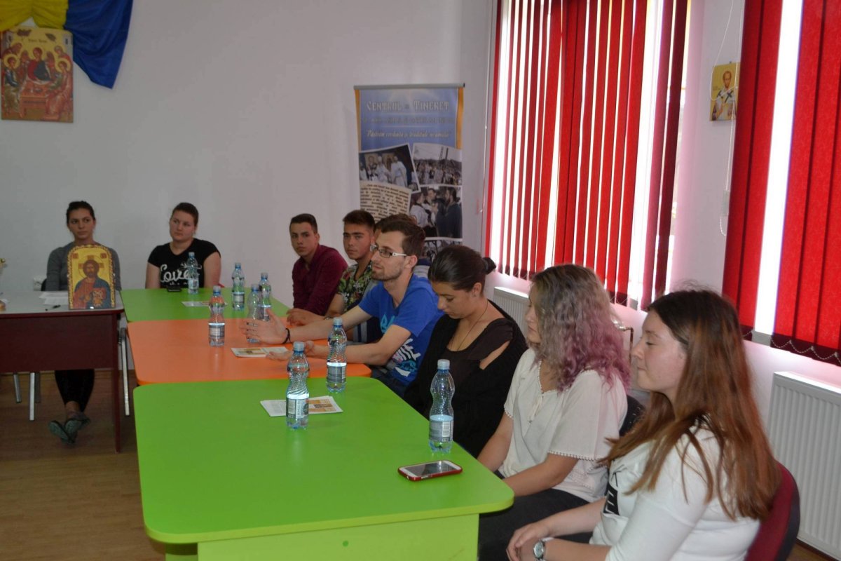 Colaborare fructuoasă între tineri și Biserică 56266