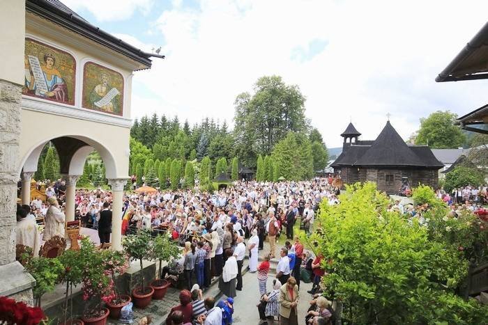 Hramuri și slujiri arhierești la sărbătoarea Sfântului Proroc Ilie  56166