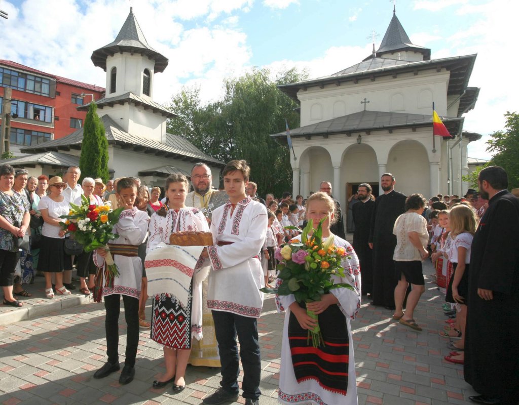 Slujiri arhiereşti în Mitropolia Munteniei şi Dobrogei 56194