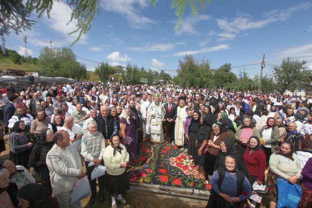 Hramuri și sfințiri la  lăcașe de cult din Maramureș 56101