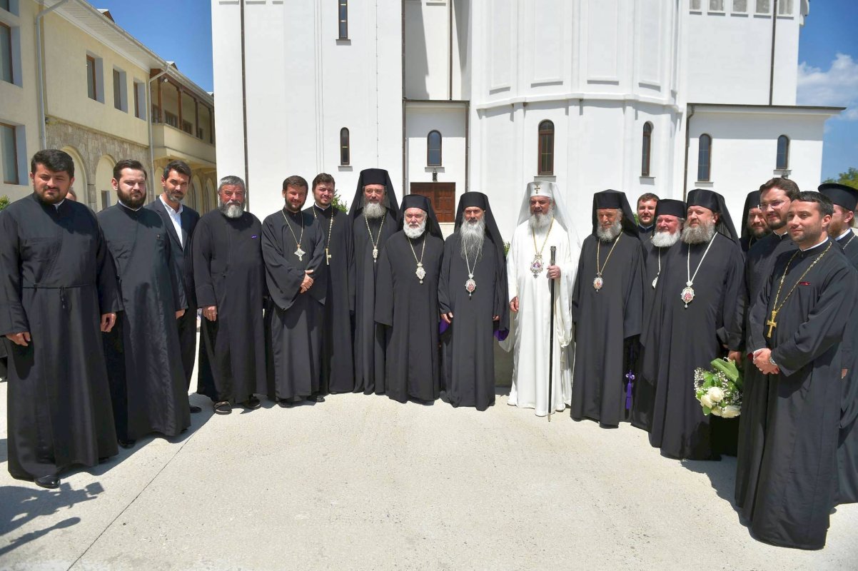 Patriarhul României, sărbătorit la 65 de ani de viaţă 56136