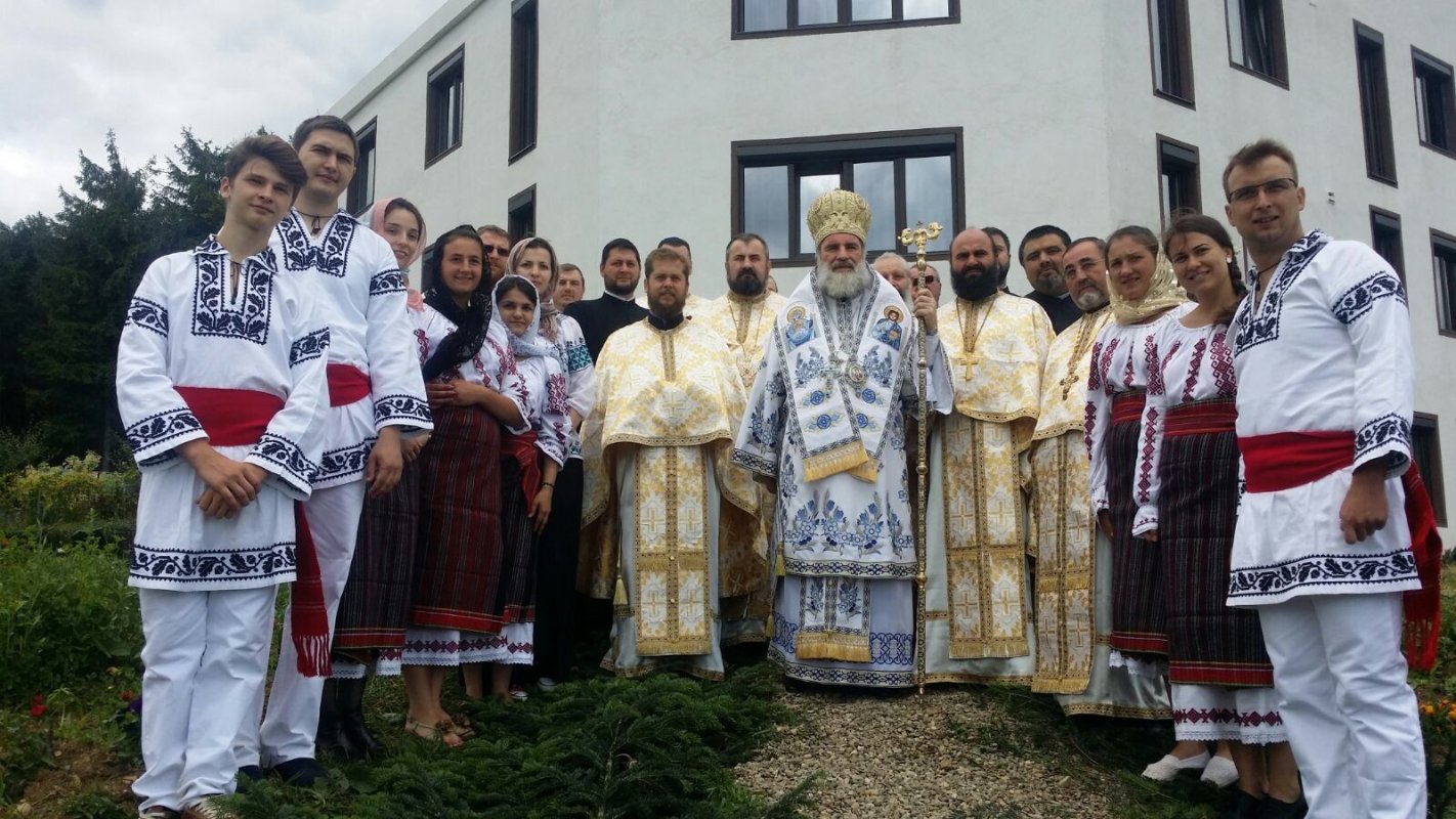 Sfântul Proroc Ilie Tesviteanul, cinstit la Schitul Berzunţi 56097