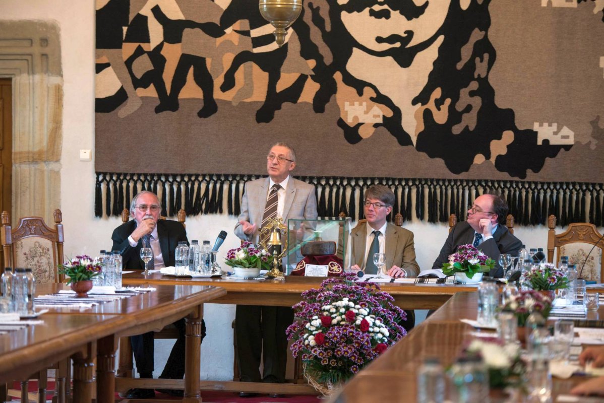 Simpozion internaţional de istorie la Mănăstirea Putna 56144