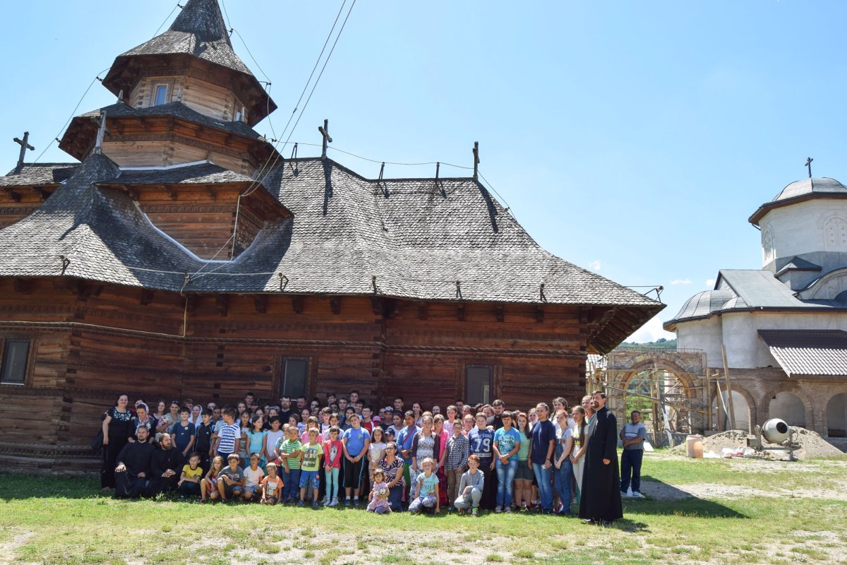 Excursie în cadrul programului „Tineri pelerini în Banatul de Munte” 56070