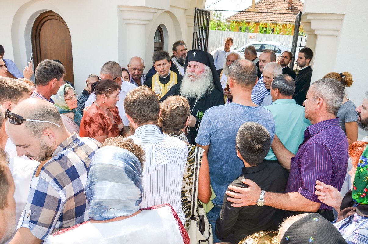 Slujirile ierarhilor bănățeni 56003