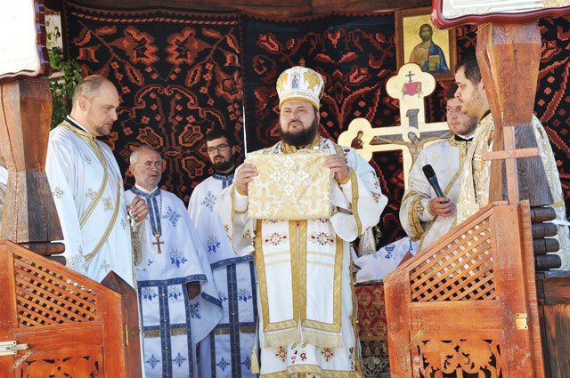 Târnosiri și slujiri arhierești, în Duminica a V-a după Rusalii 55991