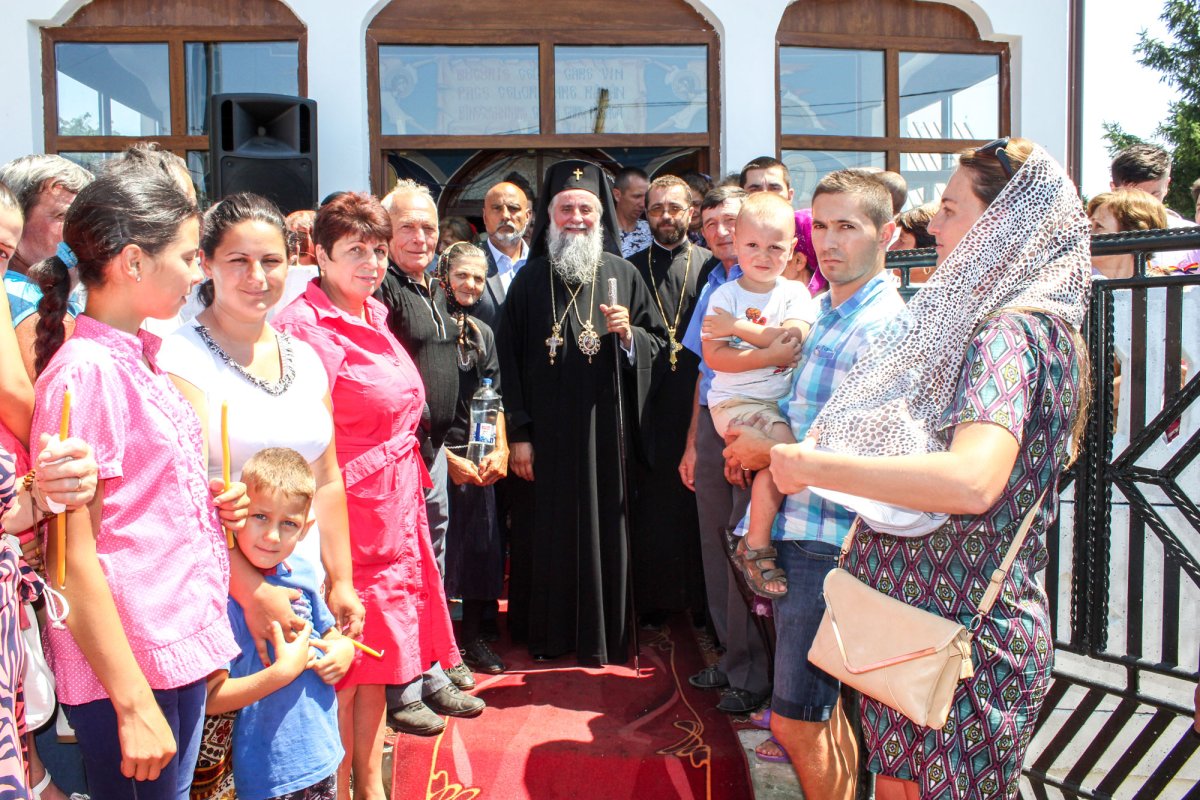 Un nou locaş de închinare resfințit 56000