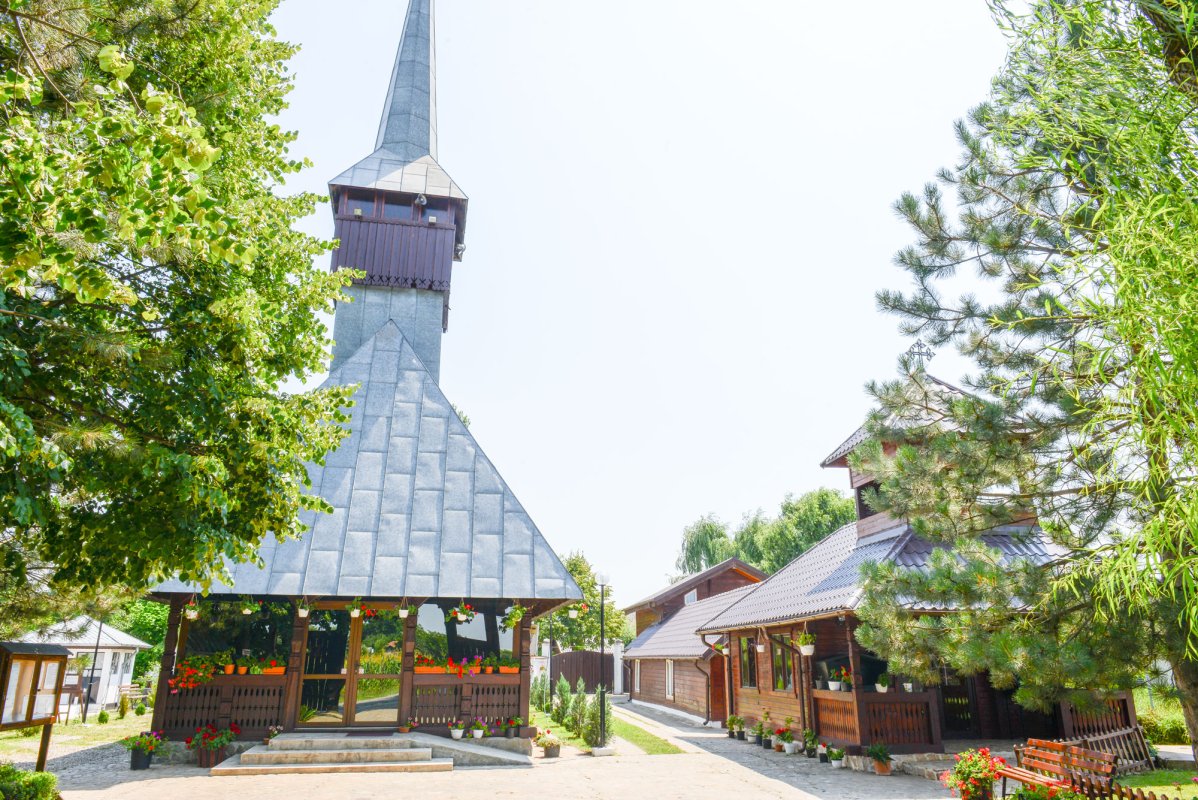 Biserica luptătoare a unui sat olimpic 55949