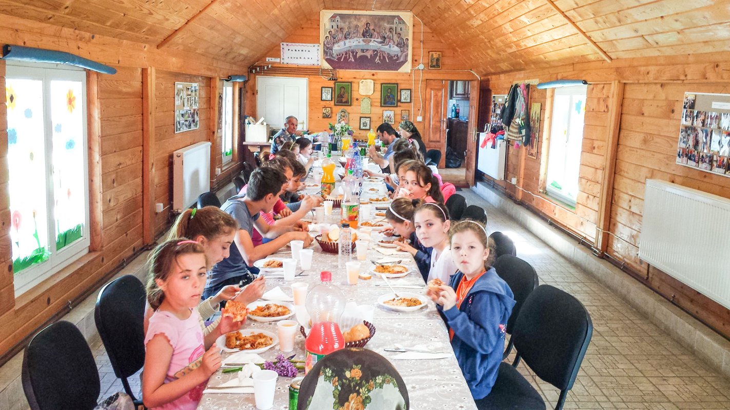 Biserica luptătoare a unui sat olimpic 55950