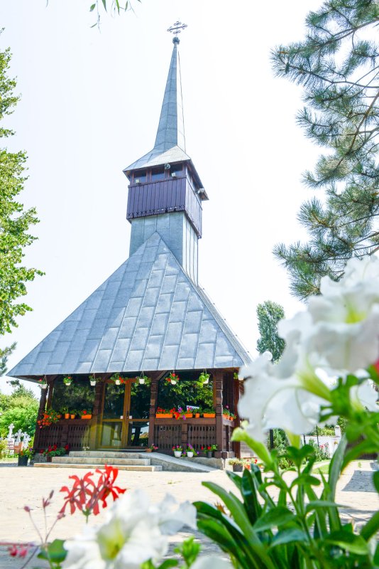 Biserica luptătoare a unui sat olimpic 55951