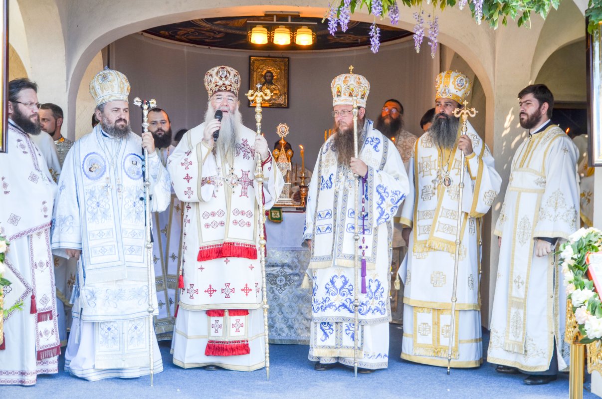 Hramul Mănăstirii „Sfânta Ana” din Orşova 55934