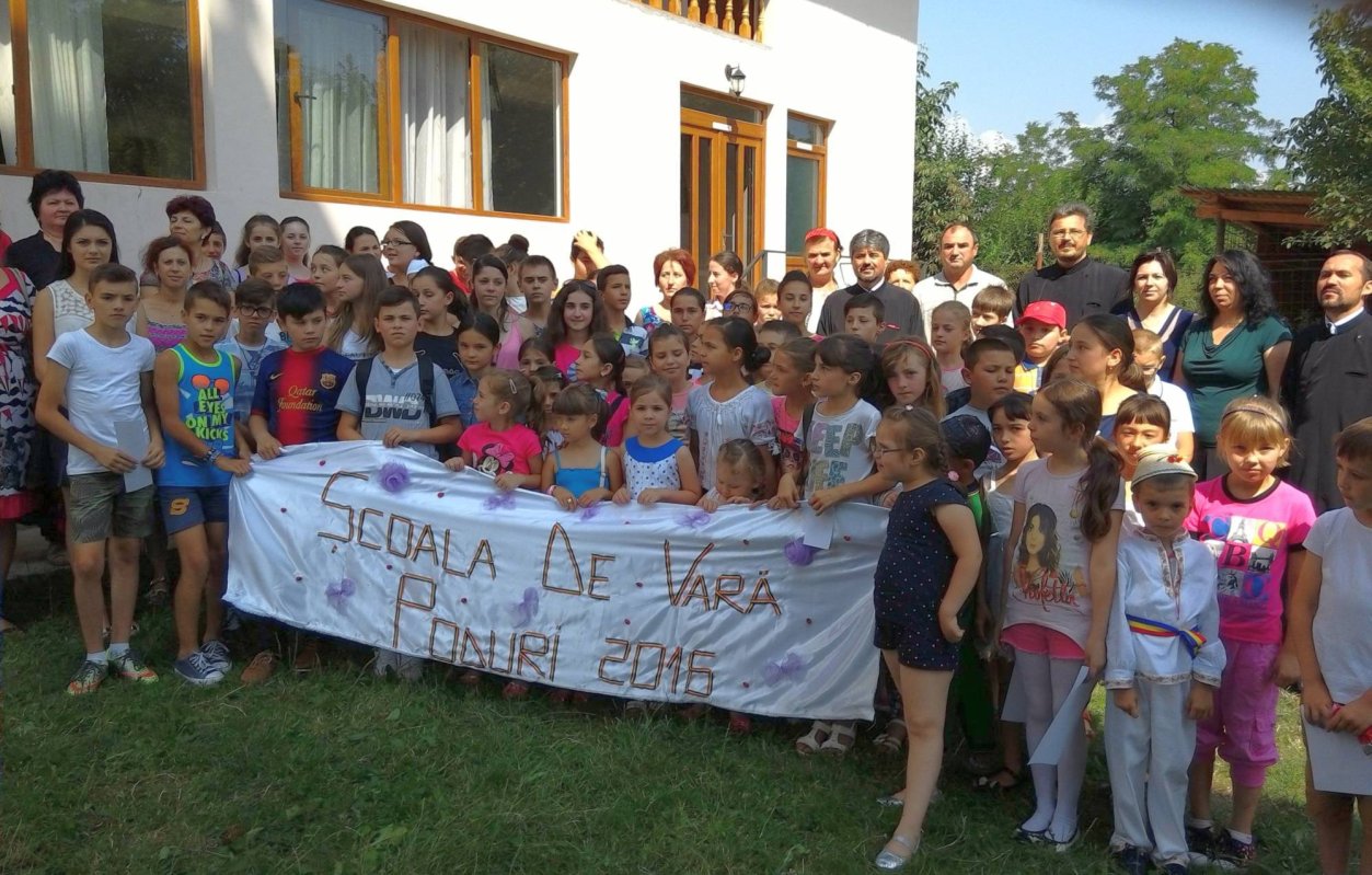 Şcoli de vară în Parohia Poduri şi la Mănăstirea Varatic 55830