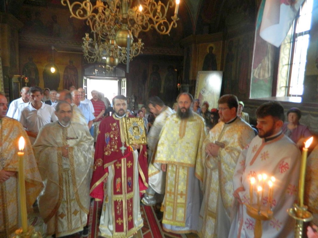 Sărbătoare în Parohia Bereşti 55772