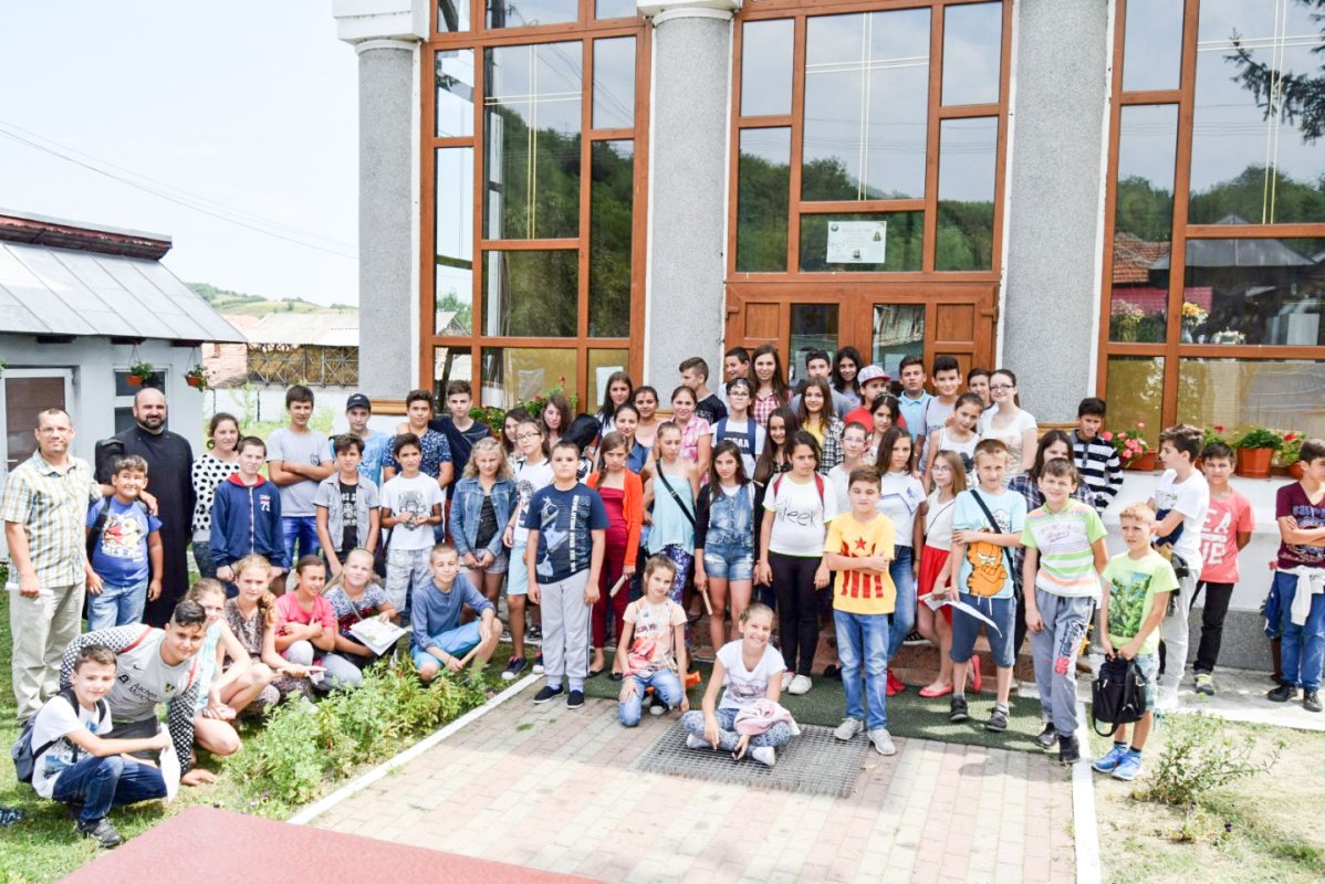 Activităţi catehetice în Arhiepiscopia Râmnicului 55732