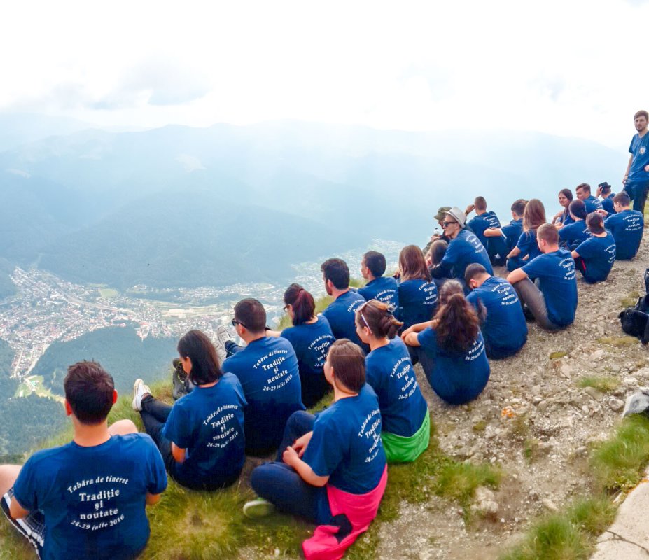 Binecuvântare pentru tinerii din Tabăra „Tradiție și noutate” 55758