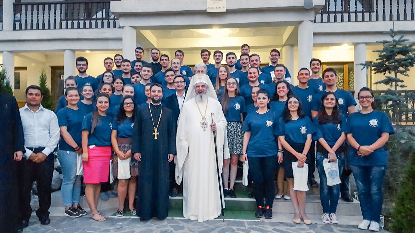 Binecuvântare pentru tinerii din Tabăra „Tradiție și noutate” 55759