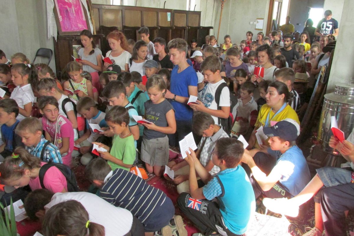 „Curtea bisericii plină de copii este o icoană frumoasă a Ortodoxiei“ 55712