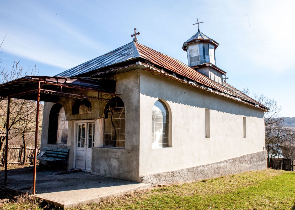 Două biserici cu istorie seculară 55728